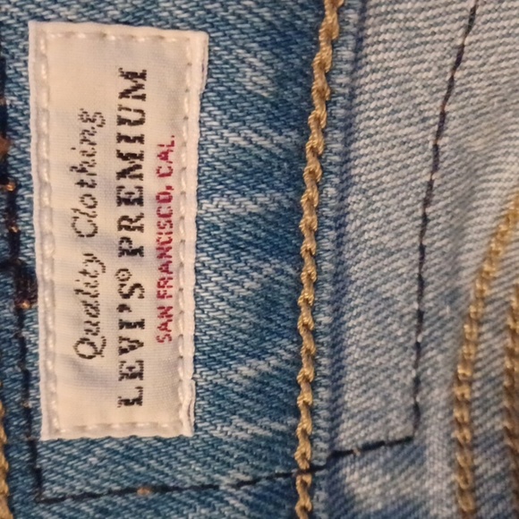 LEVIS, 70'S HIGH SLIM, STRAIGHT LEG JEANS, SIZE 24WX29L, IN GREAT CONDIT… - Picture 9 of 9